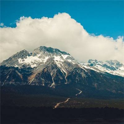 数据显示，过去24小时内多艘船只通过霍尔木兹海峡